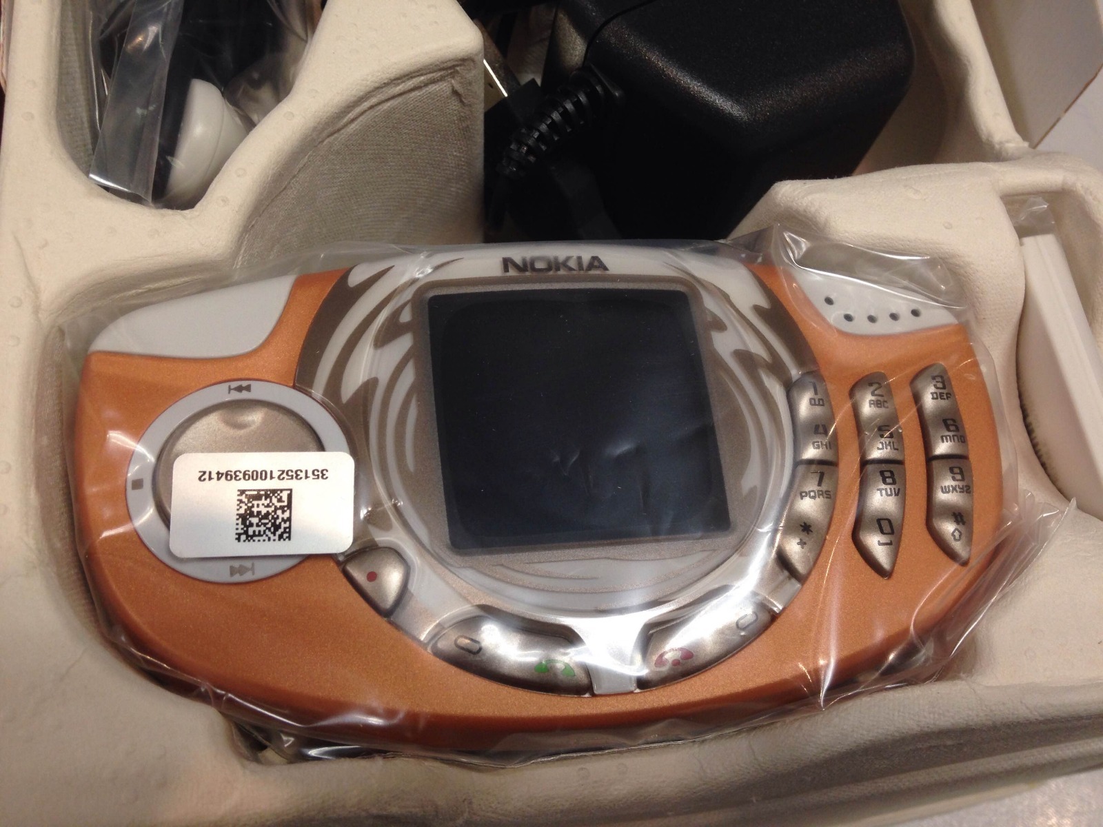 Nokia 3300 Orange Mobile Phone Brand New-