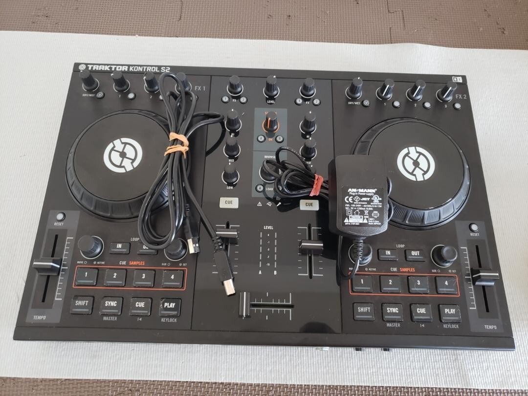 Traktor Kontrol S2 Mk1