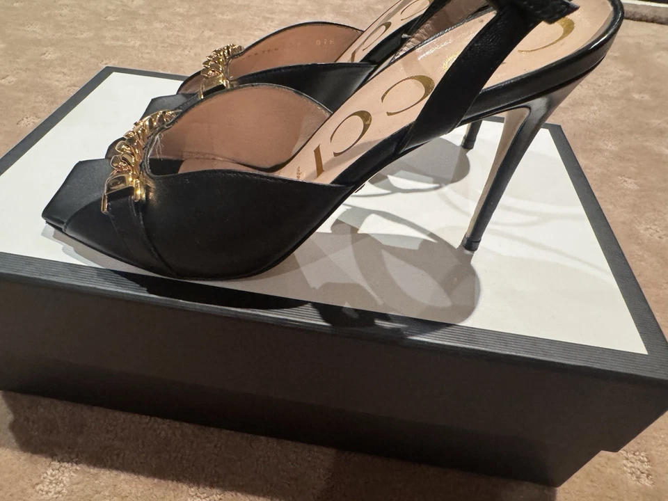 SAPATOS DE SALTO ALTO FEMININOS GUCCI TAMANHO 37 ÓTIMO ESTADO AINDA NA CAIXA - Imagem 3 de 4