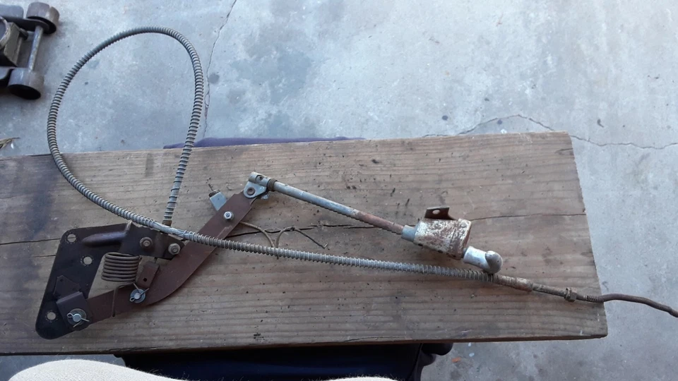 Chrysler New Yorker 1954 mango de freno de emergencia completo, cable, soporte de montaje. Foto 2 de 2