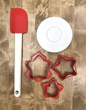 Tupperware Spatula with *Bonus* Nesting Cookie Cutter Set Included-NEW-SHIP INCL