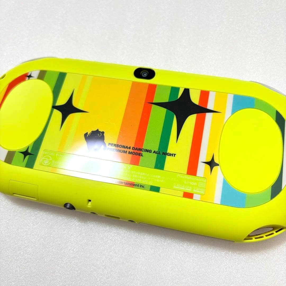 Sony PS Vita PCH-2000 Persona 4 Dancing All Night Limited Lime Green testé
