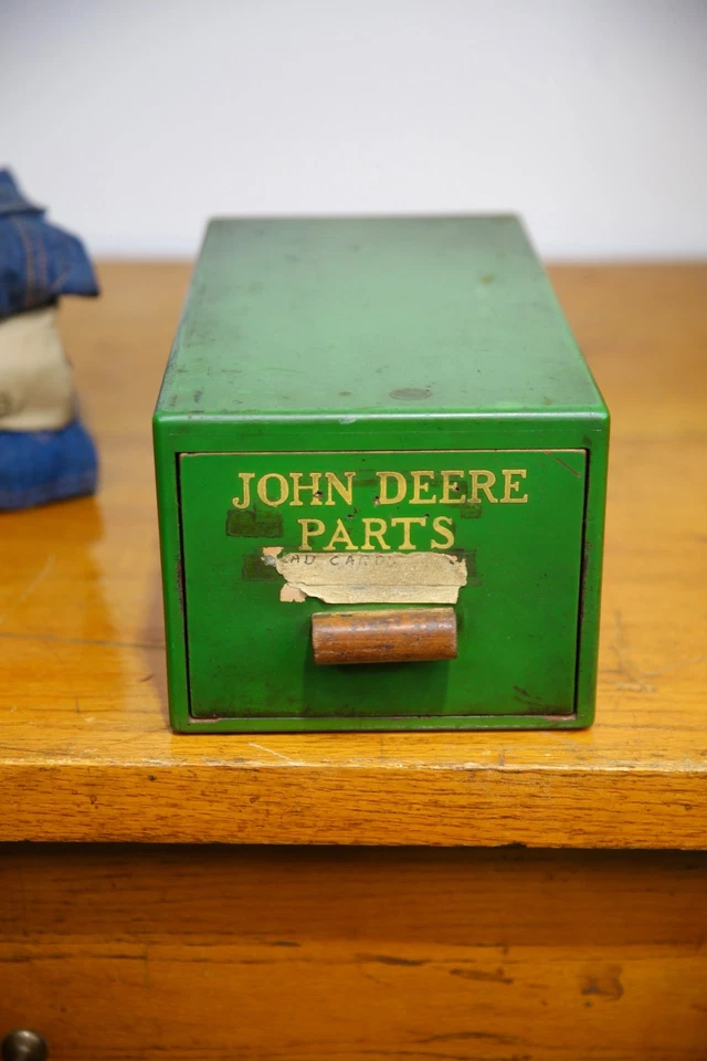 Antiguo catálogo de tarjetas caja índice distribuidor John Deere cajón de madera gabinete vintage Foto 3 de 4