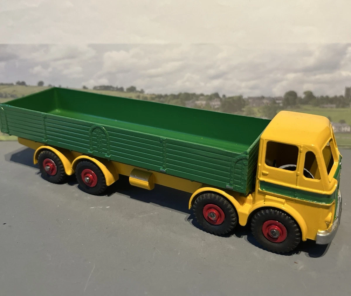 Lot 507 - DINKY SUPERTOYS, A 934 LEYLAND OCTOPUS WAGON