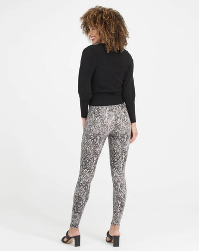 Neu mit Etikett Spanx Kunstleder Schlange glänzend grau Schlangenleggings Größe XS hoch tailliert - Bild 3 von 10