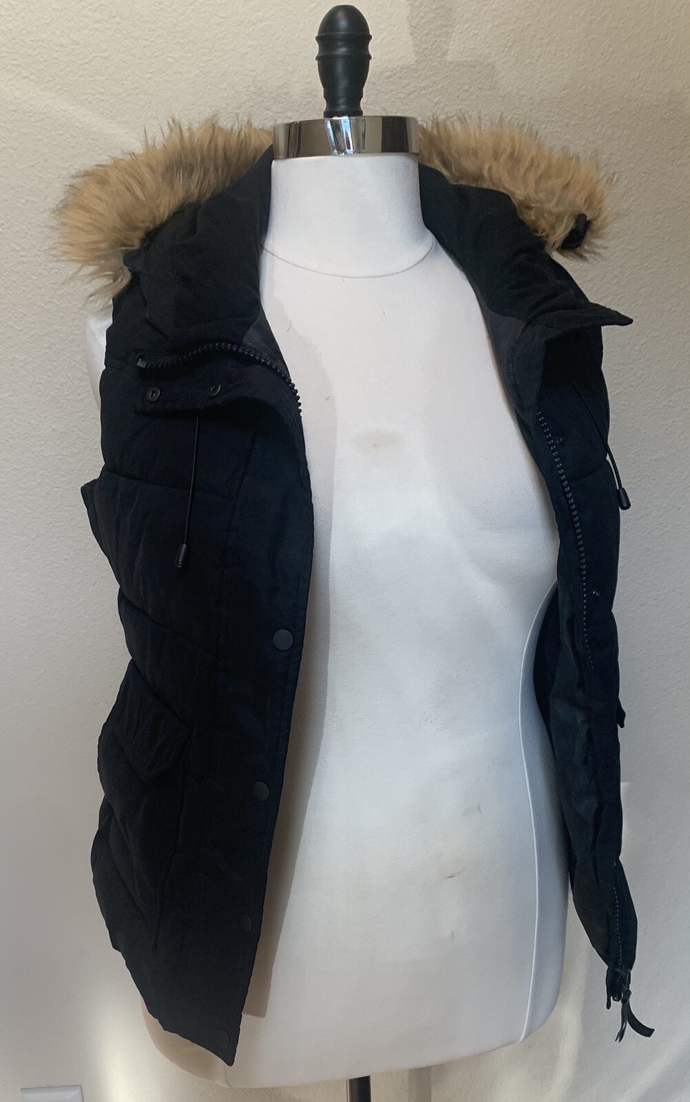 Gerry Special Edition Women’s Black Puffer Vest With Sherpa Fur Around