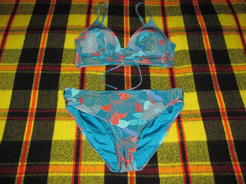 Bikini de dos piezas Kenneth Cole talla M pantalones 34 b/c top sin aros traje de baño Foto 4 de 4