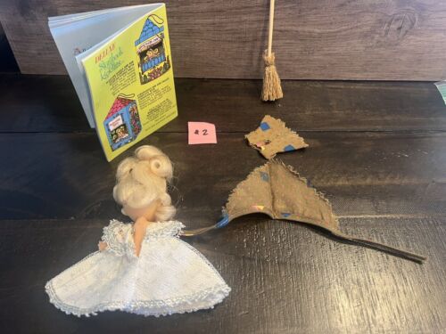 Storybook Kiddles Liddle Cinderiddle -#3528 - 1968. #2 GLASS SLIPPERS!! - Picture 3 of 4