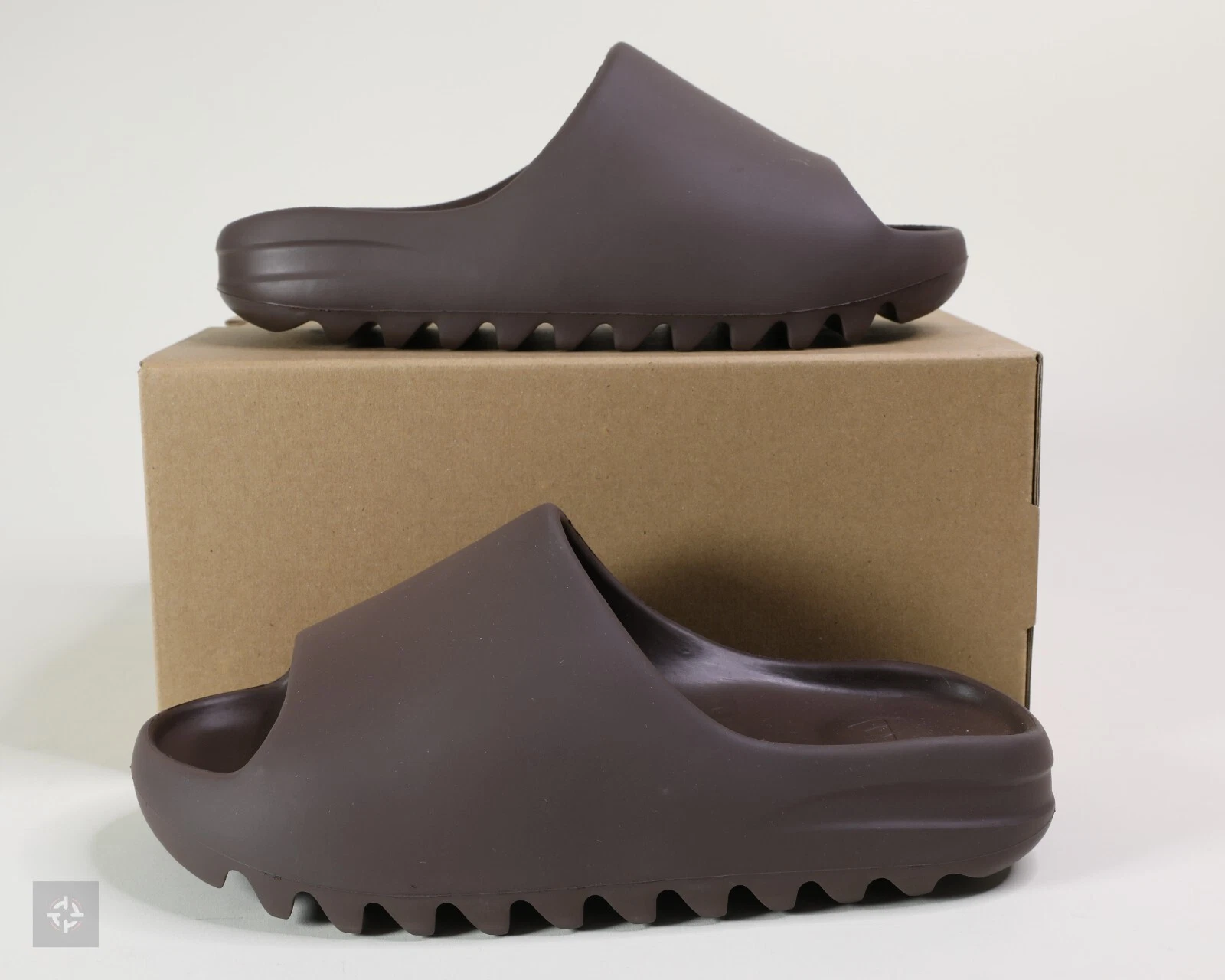 Adidas Yeezy Slide Soot 2020 sandali marroni da uomo taglia 8 13 (G55495)