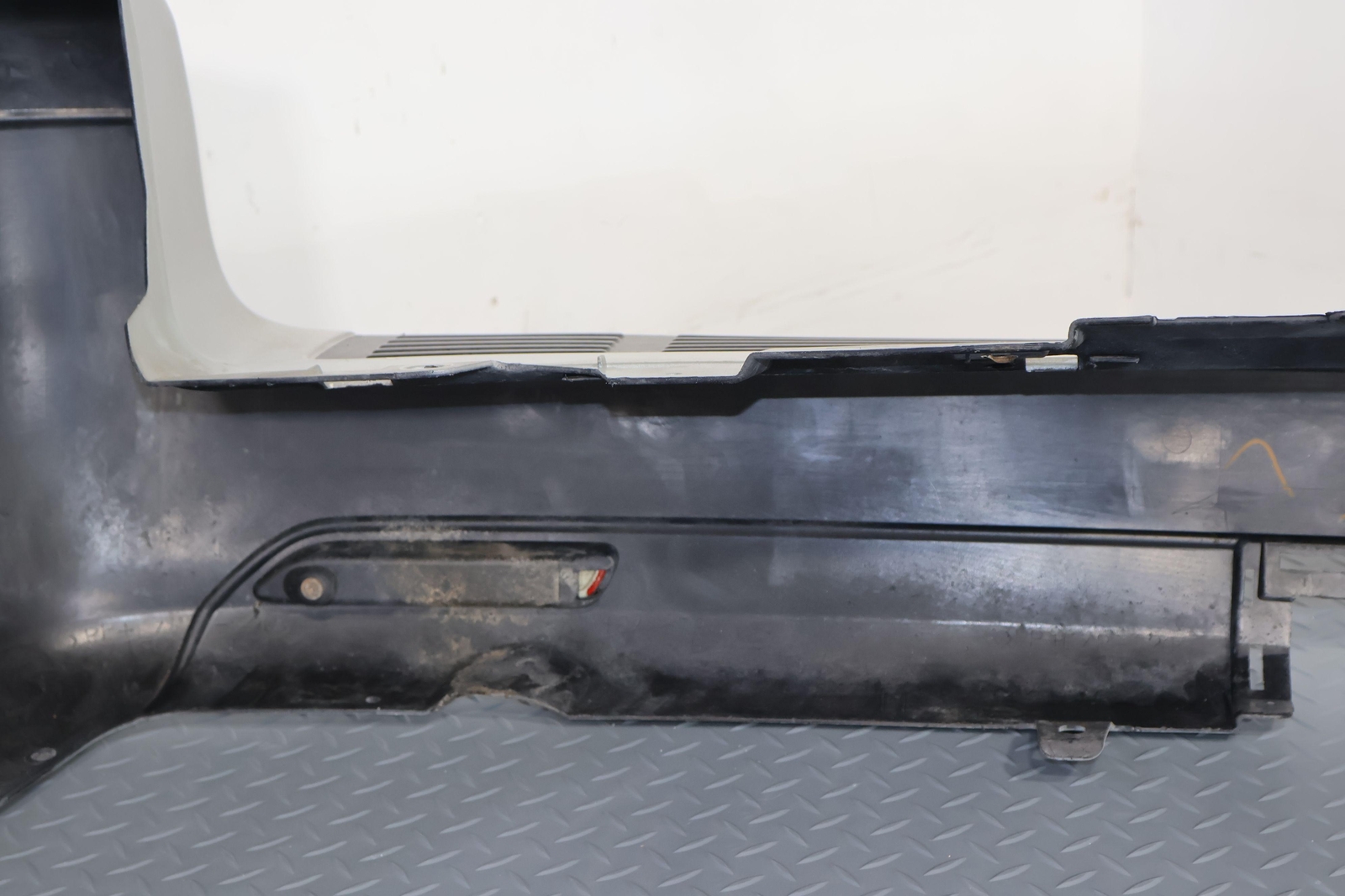 0309 Lexus GX470 Rear Bumper W/Trailer Hitch Cutout (Silver Pine 1F0