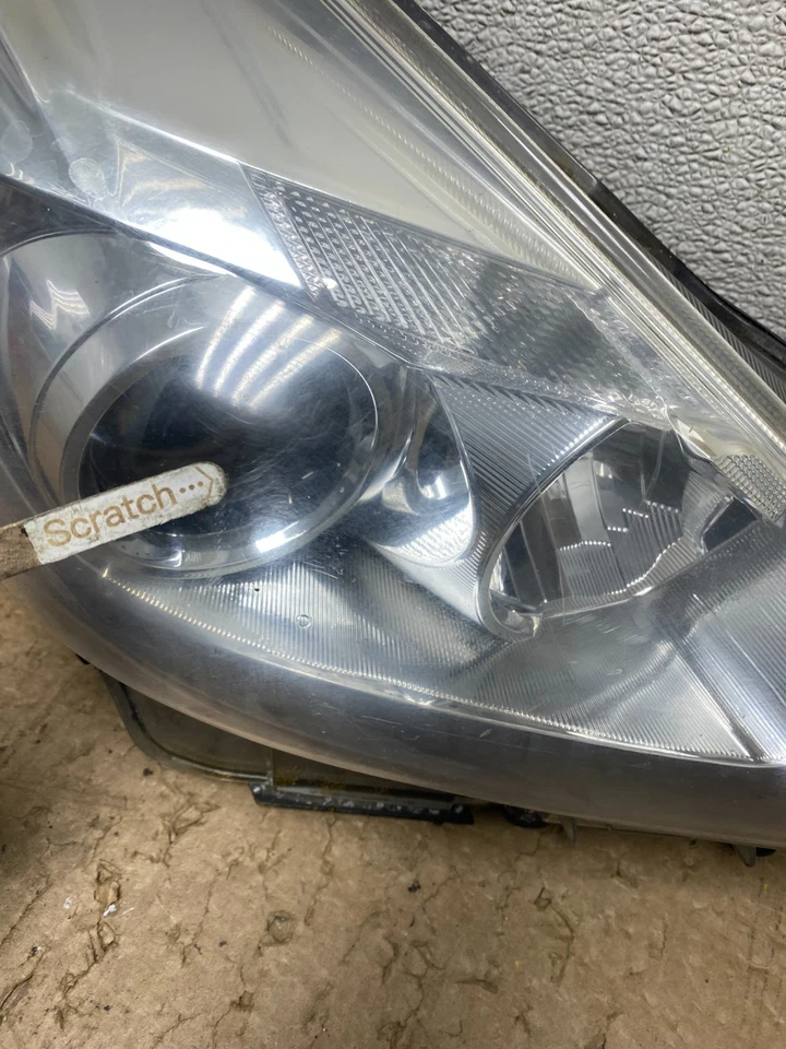 Faro halógeno lado pasajero derecho Toyota Prius V 2015-2017 TYC V0682 DW Foto 4 de 4