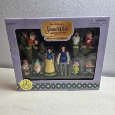 NEW 90s Disney Snow White & Seven Dwarfs Figures Playset Theme Park Exclusive