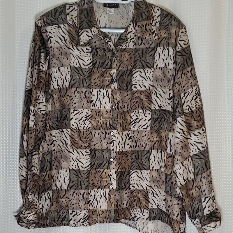 Stunt Women’s Silk Woven Animal Print Collared Button-Up Blouse Long Sleeve L