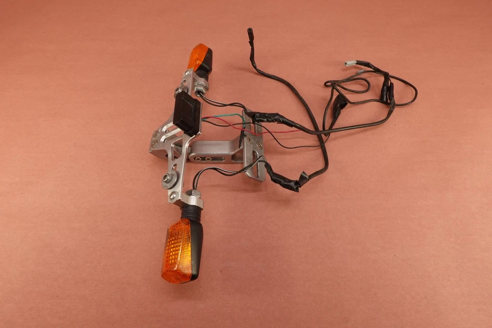 2004-2009 年雅马哈 FZ6-S FZ6S FZ6 FZ600 后车牌架和转弯信号 — 第 3/4 张图片