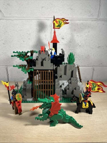 LEGO Castle (6076) Dark Dragon's Den Vintage Set W/ Minifigures Classic