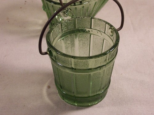 Vintage Bucket Green Glass Coal Bucket w/ Handle Set / Toothpick Holder - Foto 4 di 8