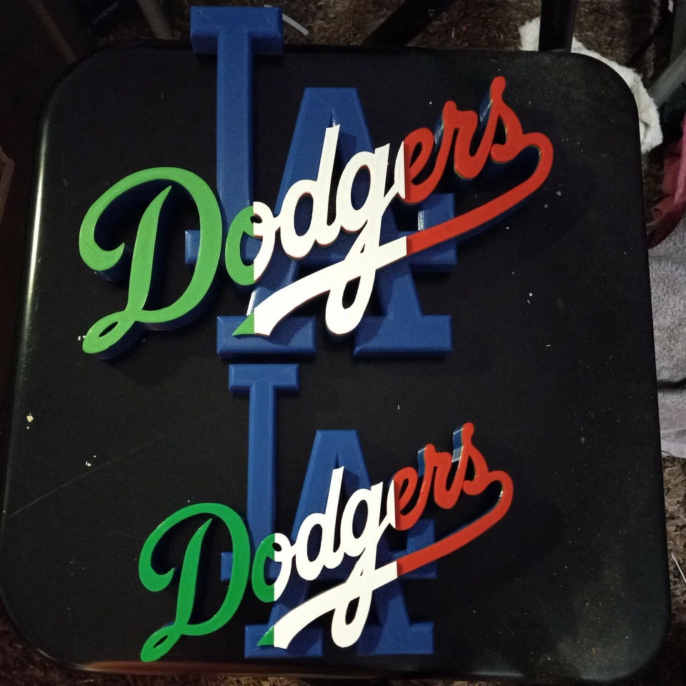TWO LA DODGERS MEXICAN COLORS EDITION 3D LOGOS, 3D PRINTED, 8 Inch & 12 Inch Dia - Image 3 of 4