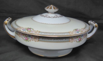 Noritake Lynbrook 8'' Round Covered Vegetable Serving Bowl Occupied Japan