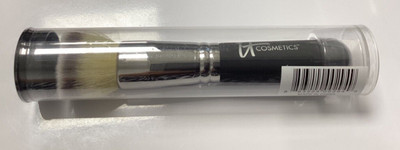 IT! COSMETICS HEAVENLY LUXE FLAT TOP BUFFING FOUNDATION BRUSH NO 6