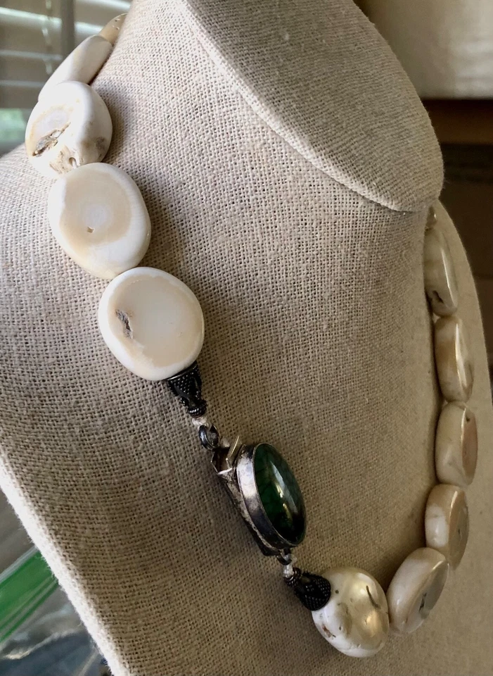 Collar Vintage Tibetano Blanco Coral + Gemas Turquesa Hubei en Plata Tibetana Foto 2 de 4