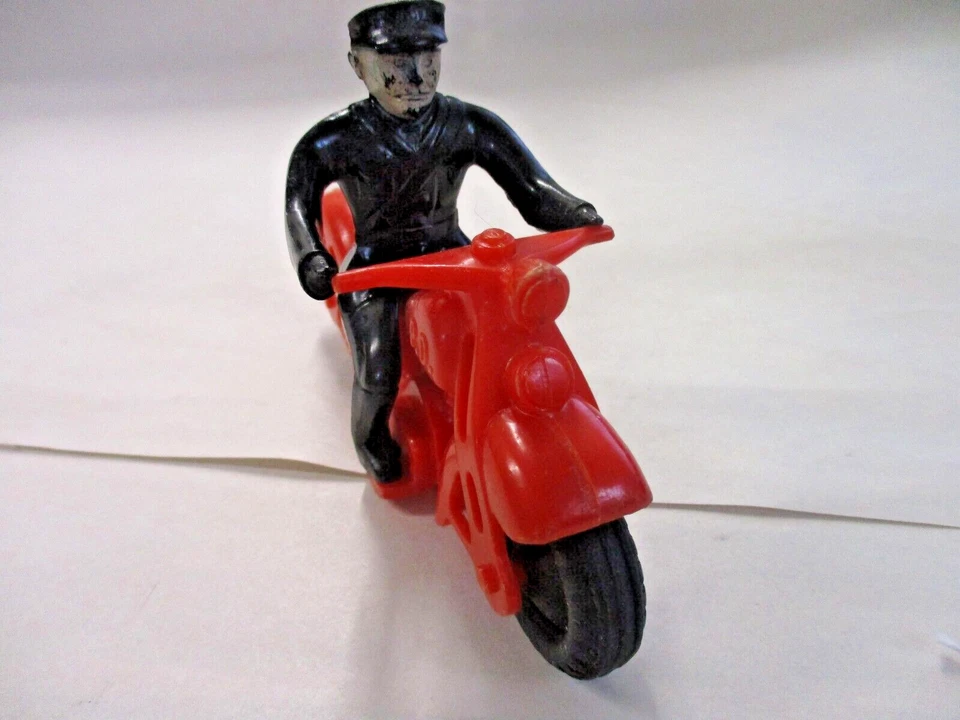 DE COLECCIÓN HUBLEY PLÁSTICO ROJO P D HARLEY DAVIDSON CON JINETE Foto 2 de 4