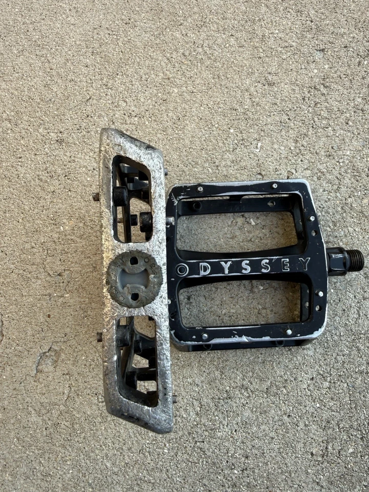 Odyssey黑色支架V2合金自行车踏板 — 第 3/4 张图片