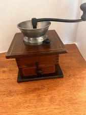 Vintage/dovetailed/wooden/coffee grinder/ unbranded/mint