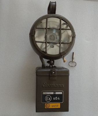 Eisemann KEB 130/1, 1962 Handleuchte, Bundeswehr, Bunkerlampe