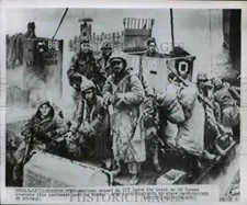 1950 Press Photo Marines aboard LCI leave after UN evacuated port - nem48711