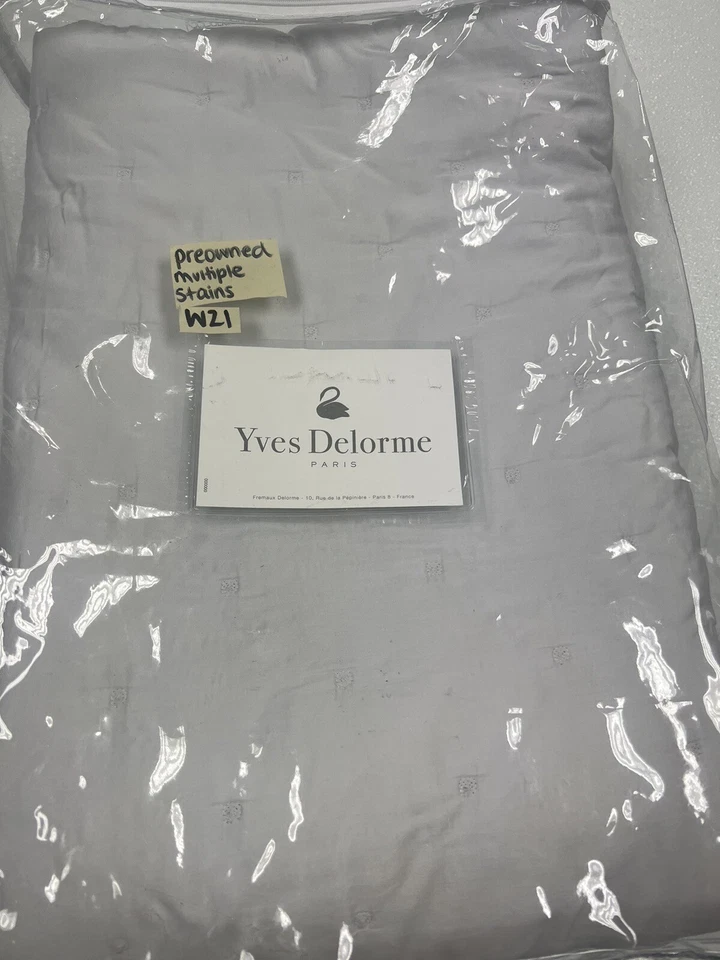 Yves Delorme Triomphe Quilted Full / Queen Coverlet Silver Preowned W/defects - Image 2 of 4