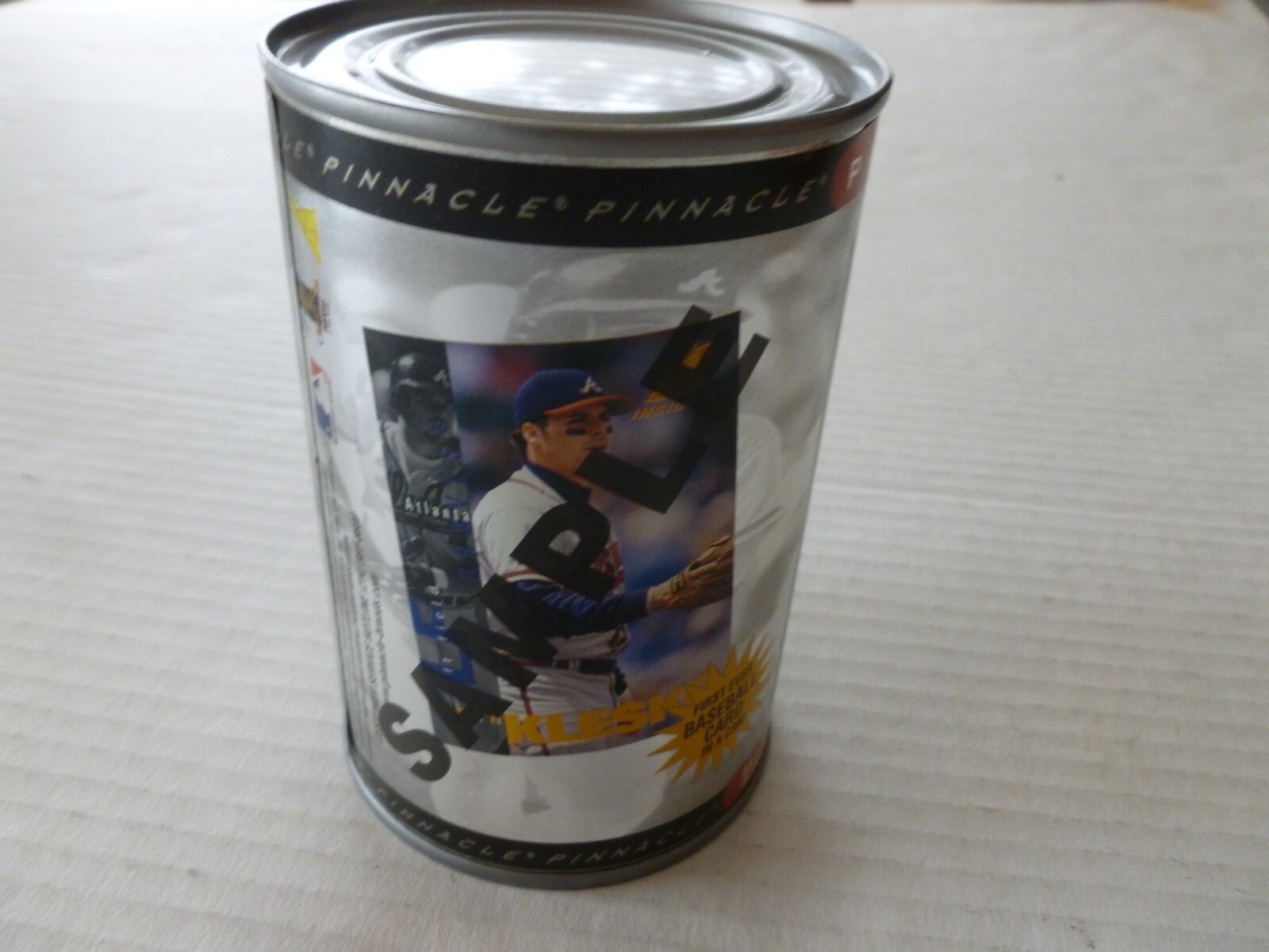 1997 Pinnacle Baseball Cards in a Can Ryan Klesko 10 Count SAMPLE CAN