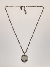 Collana CHANEL logo cocco