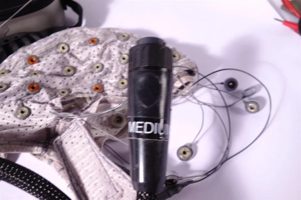 Sands ElectrodeArrays.com Electrode Array EEG Lycra Auriculares Grandes EMOTIVOS Foto 3 de 4