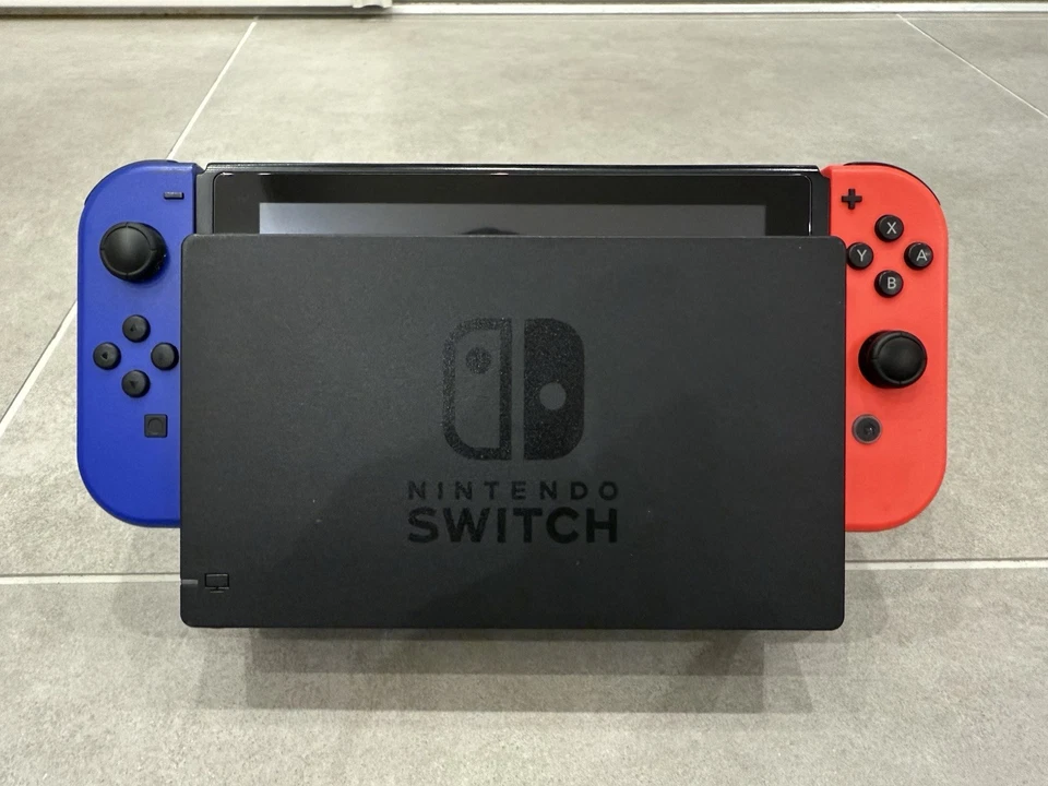 Nintendo Switch - Immagine 3 di 4