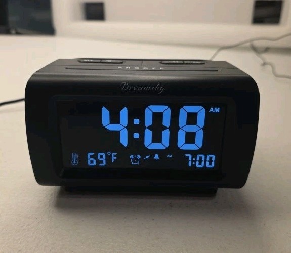 Dreamsky Black Digital Clock Radio with FM, Snooze, Temperature, Dual Alarm featured image