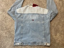 VTG 90s Tommy Hilfiger Denim Jean Jacket Spell Out Pop Collar Light Wash Fade