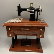 Mini Sewing Machine Music Box Treadle Sewing Machine Plastic Works "Fur Elise"