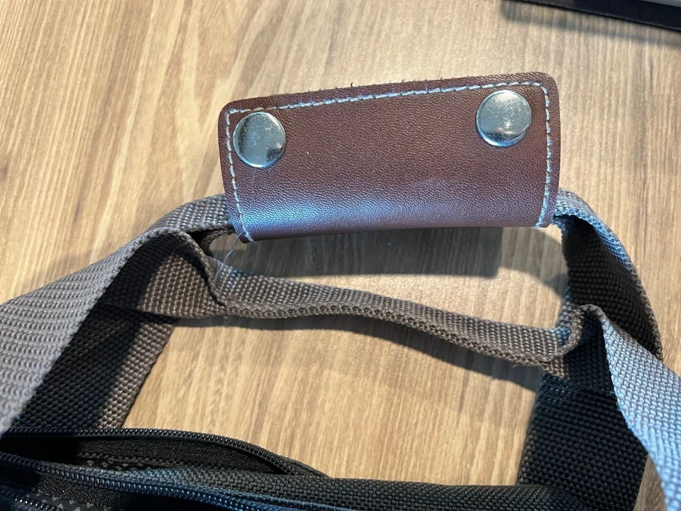 Pre owned Ricardo Willshire Beverly Hills Carry On Travel Bag 16" Clean - Image 4 of 4