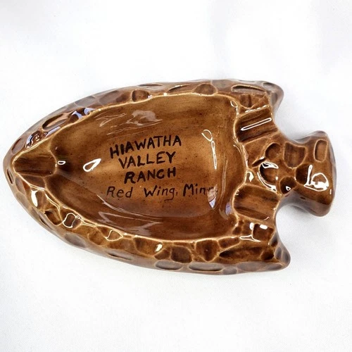 Red Wing Arrowhead-Shaped Ceramic Ashtray Hiawatha Valley Ranch Minnesota READ
