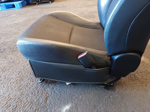 TOYOTA Yaris Hybrid 2012-2014 Front Drivers Side Seat - Picture 8 of 10