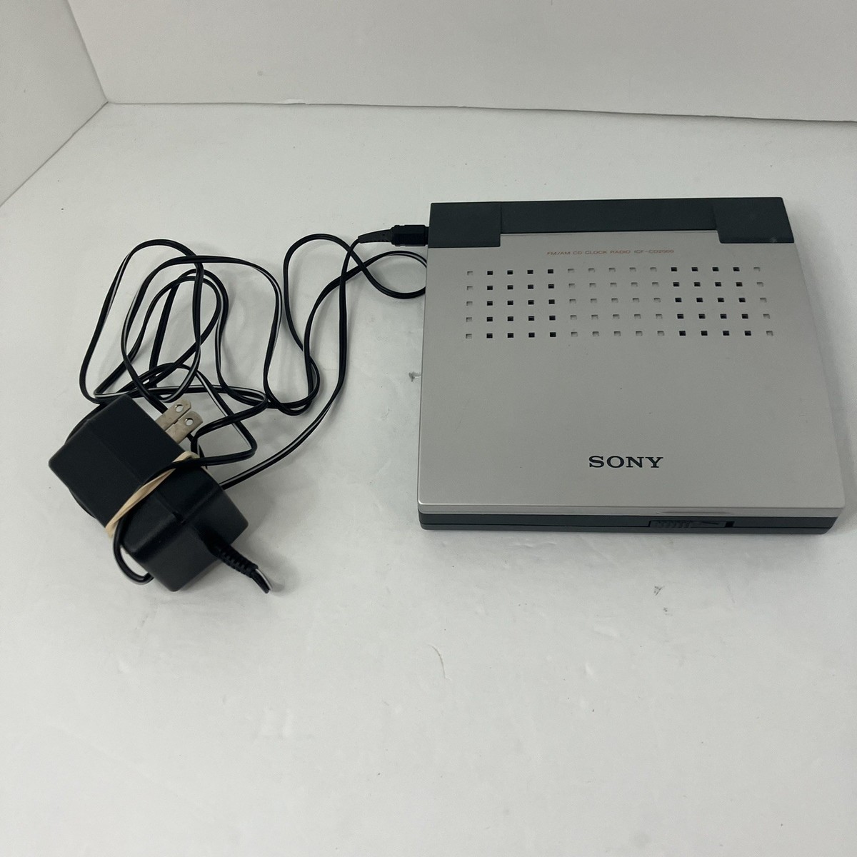 【動作OK】Sony ICF‐CD2000 FM/AM CDクロックラジオ Vintage Sony ICF-CD2000 FM/AM Radio CD Clock W/ Power Cord Tested