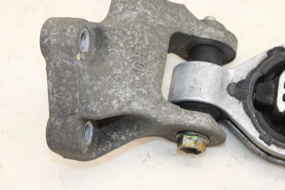 Оригинальное крепление штока крутящего момента для Nissan Juke FWD M/T MR35 2011-2017 годов выпуска - Изображение 2 из 4