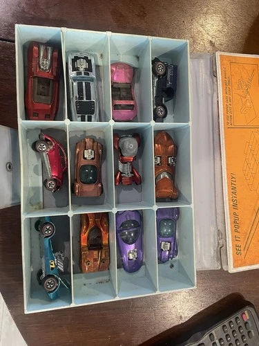 Vintage Lot Hot Wheels Redline Diecast Cars In Pop-up Case