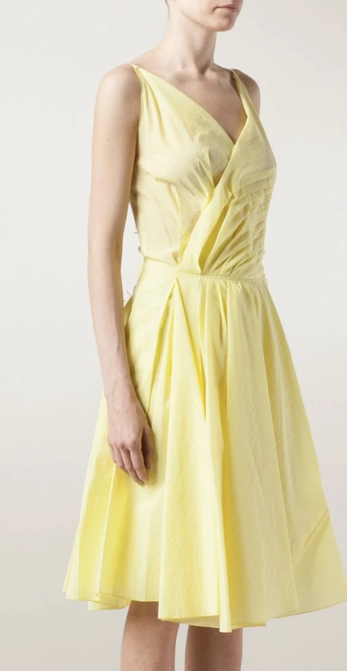 Vestido plisado de algodón amarillo ajustado Nina Ricci talla 6 precio de venta sugerido por el fabricante 1590 USD Foto 2 de 4