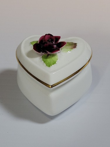 Crown Staffordshire Fine Bone China Heart Shaped Floral Ring Trinket Box England - Picture 2 of 4