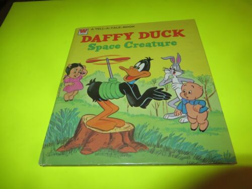 DAFFY DUCK SPACE CREATURE 1977  GOLDEN TELL-A-TALE BOOK *free shipping ** - Picture 1 of 3