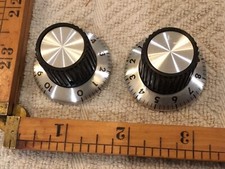 One Vintage stereo knob 1.5 Dai. With Numbered Skirt 1-10 Japan W/ Set Screw