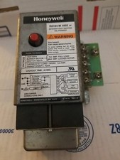 Honeywell R8184M1002 Oil Burner Primary Control(TESTED)