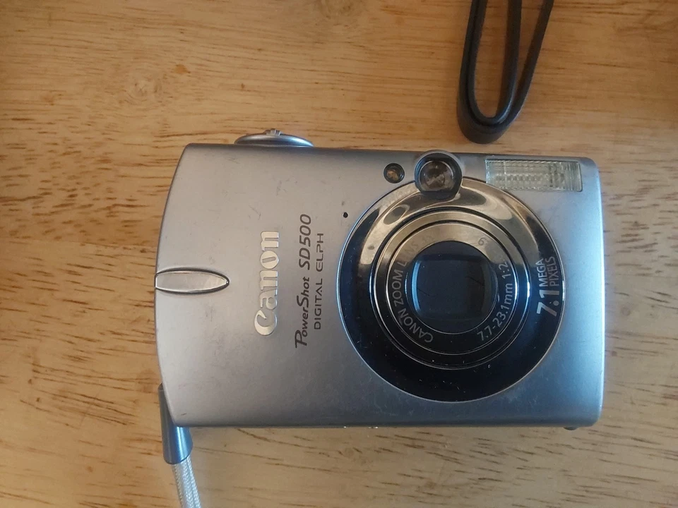 Canon PowerShot SD500 Digital ELPH Camera Silver 7.1 MP Tested In Box Extras - Image 3 of 4