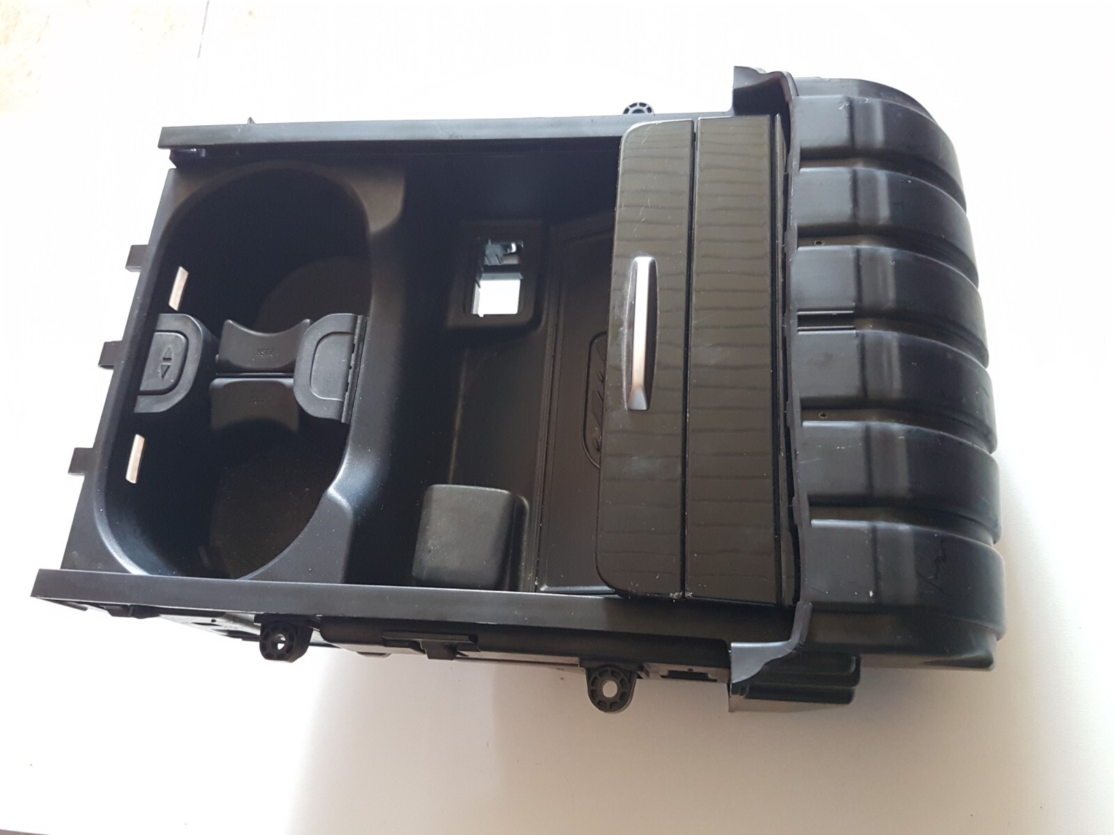 MERCEDES BENZ CLA 2021 RHD CENTRE CONSOLE CUP HOLDERS OEM  